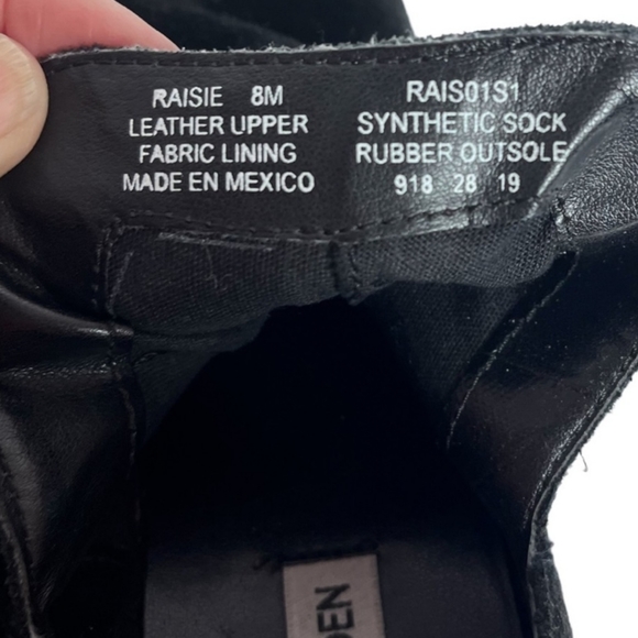 STEVE MADDEN Raisie Suede Leather Black Ankle Booties with Cutout Women’s Size 8 - Picture 2 of 9